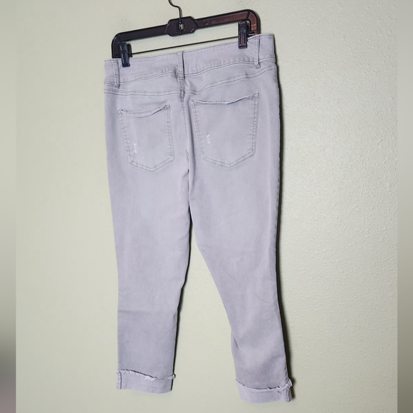 Refuge Distressed Skinny Crops in Gray Size 12 - Picture 3 of 5